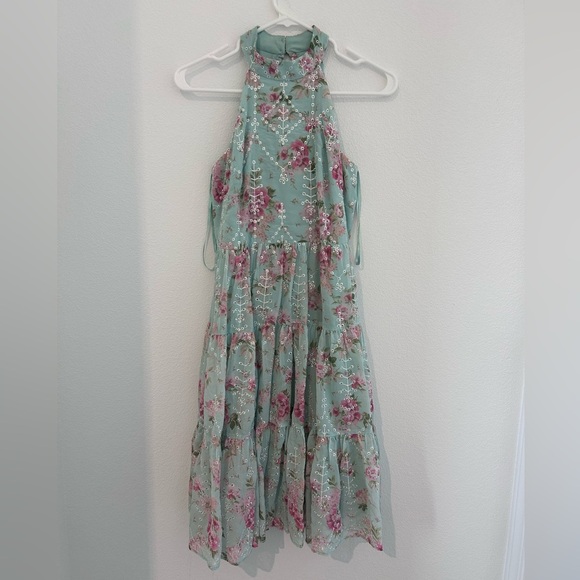 Eliza J Embroidered Floral Cut Out Back Dress   Size 0 Tiered Eyelet - Picture 1 of 11